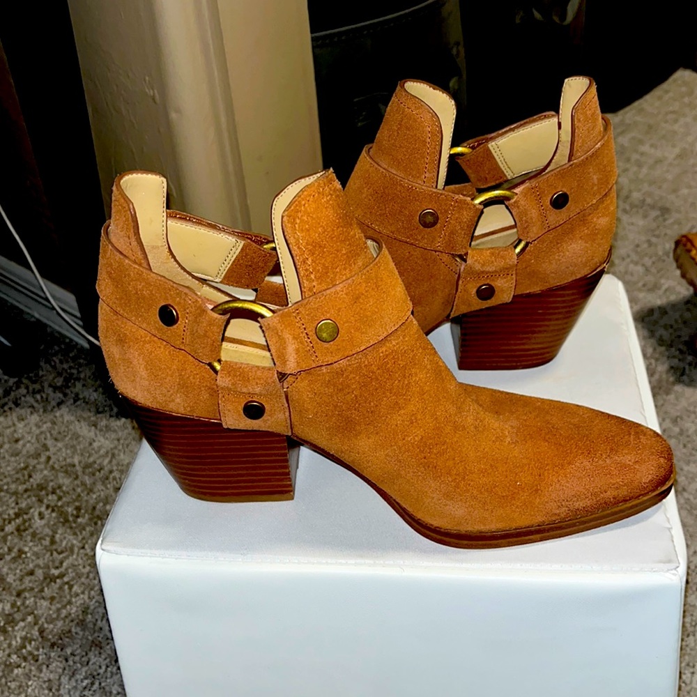 Ankle boots